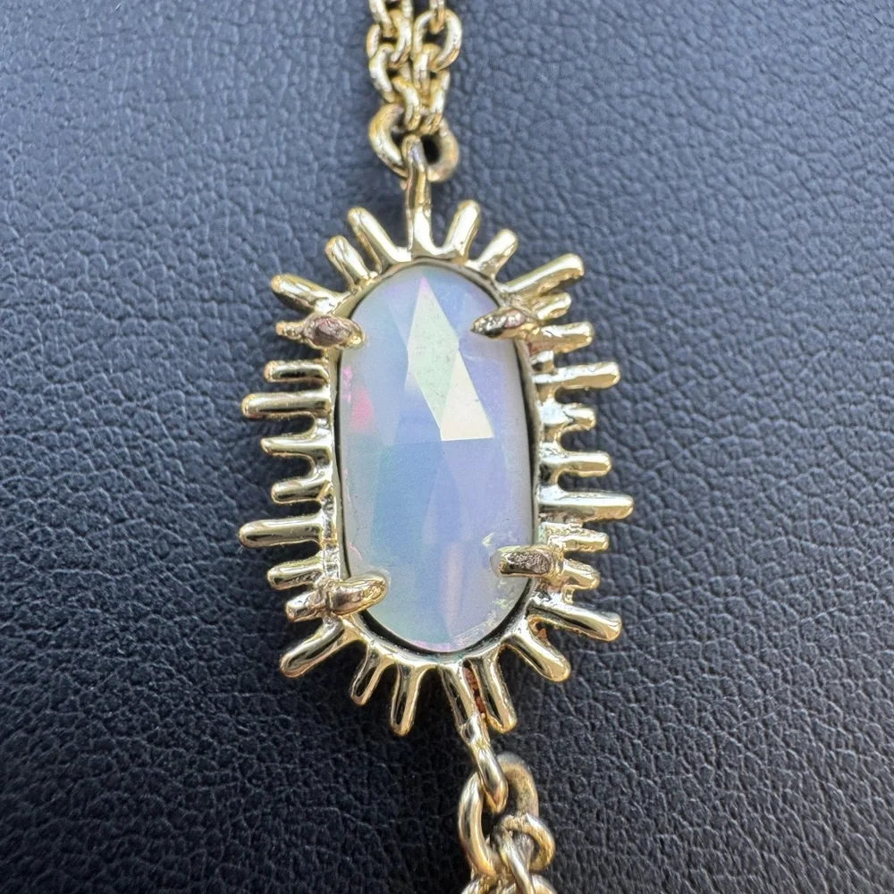 Kendra Scott Toby Gold & White Pearlescent Hand Bracelet/Chain - Picture 3 of 4